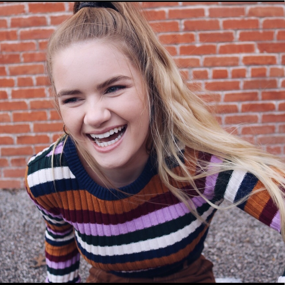 Meet your Posher, Chloe